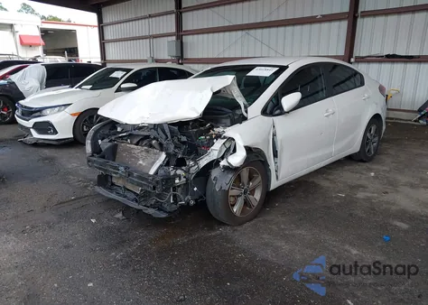 2018 Kia Forte Lx z USA, uszkodzony, nr VIN 3KPFL4A75JE198457